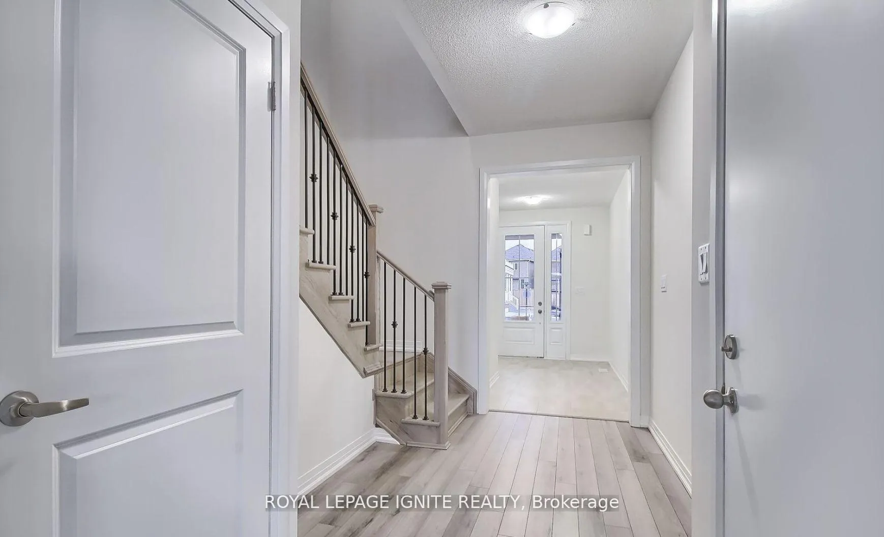Photo 7 of 1079 Cameo Street, Pickering, Rural Pickering — HOMEH