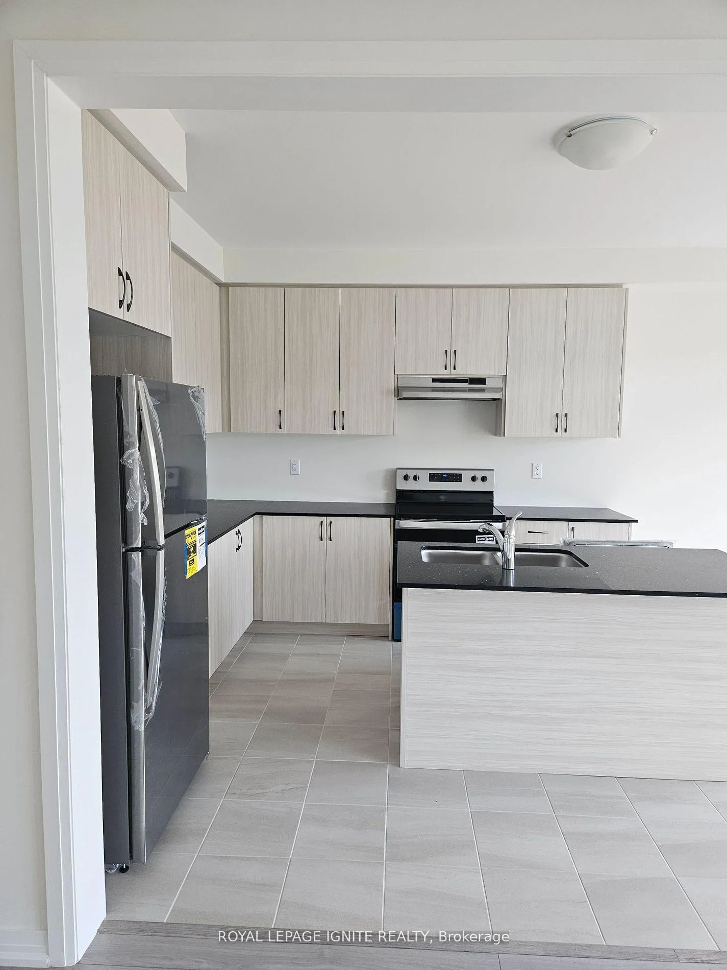 Photo 10 of 1079 Cameo Street, Pickering, Rural Pickering — HOMEH