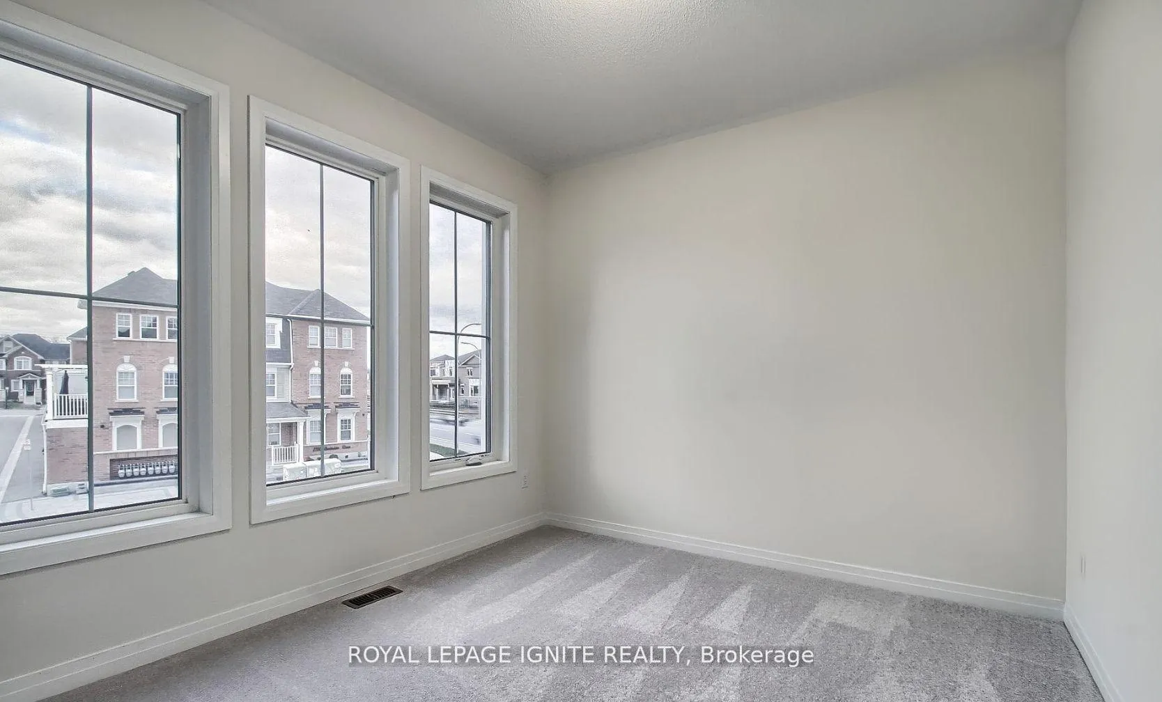 Photo 14 of 1079 Cameo Street, Pickering, Rural Pickering — HOMEH