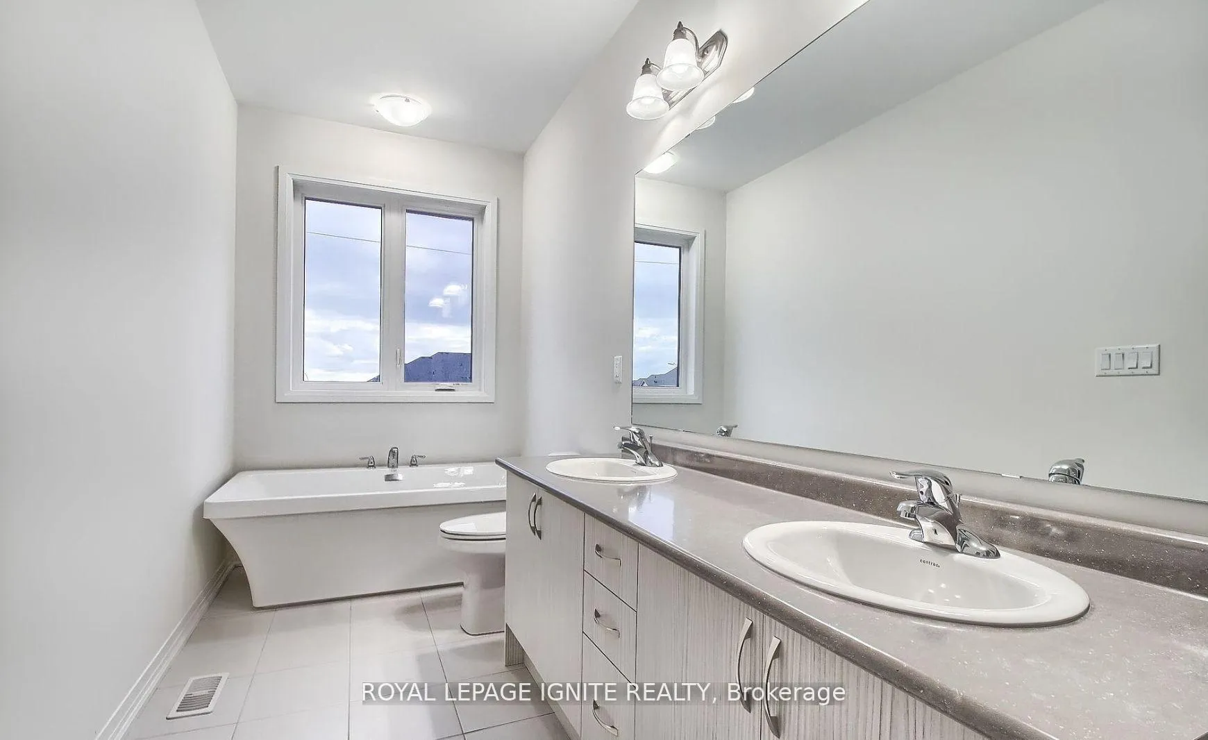 Photo 20 of 1079 Cameo Street, Pickering, Rural Pickering — HOMEH