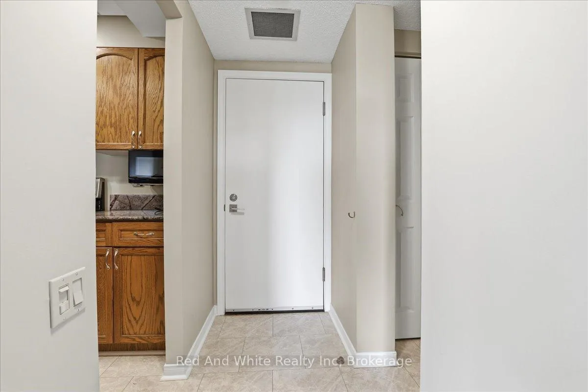 Photo 7 of Unit 808, 10 Ellen Street E, Kitchener, Civic Centre — HOMEH