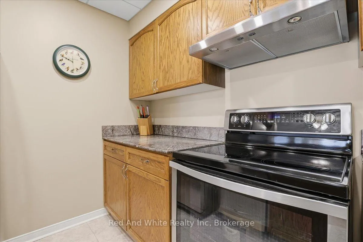 Photo 10 of Unit 808, 10 Ellen Street E, Kitchener, Civic Centre — HOMEH