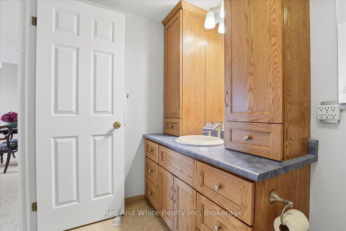 Photo 24 of Unit 808, 10 Ellen Street E, Kitchener, Civic Centre — HOMEH