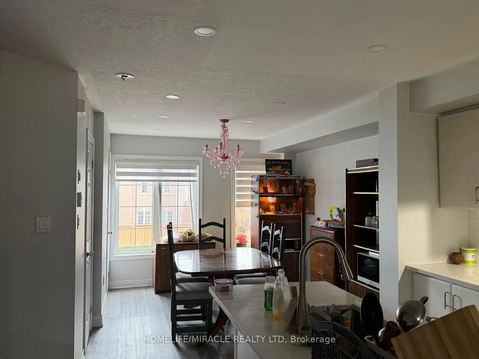 Photo 5 of 402 Linden Drive, Waterloo — HOMEH