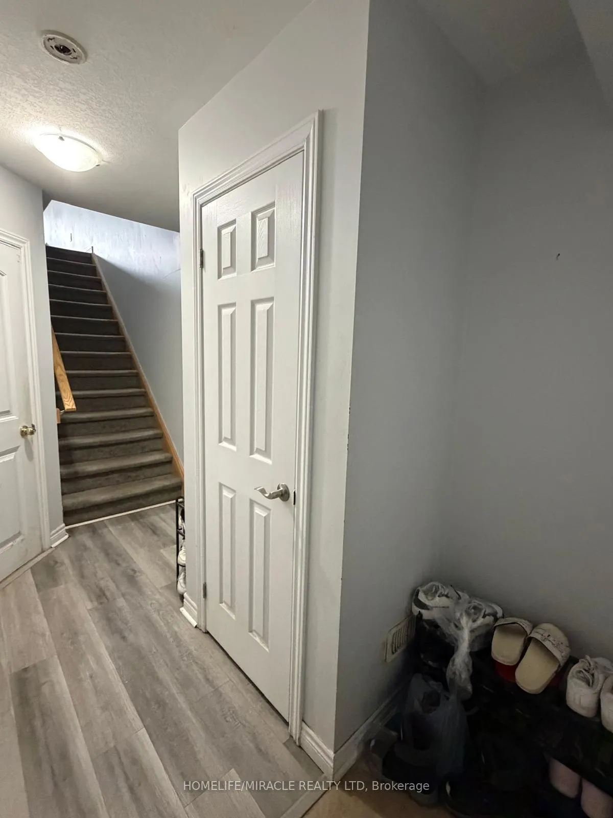 Photo 9 of 402 Linden Drive, Waterloo — HOMEH