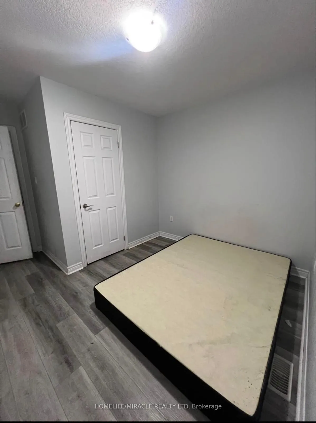 Photo 11 of 402 Linden Drive, Waterloo — HOMEH