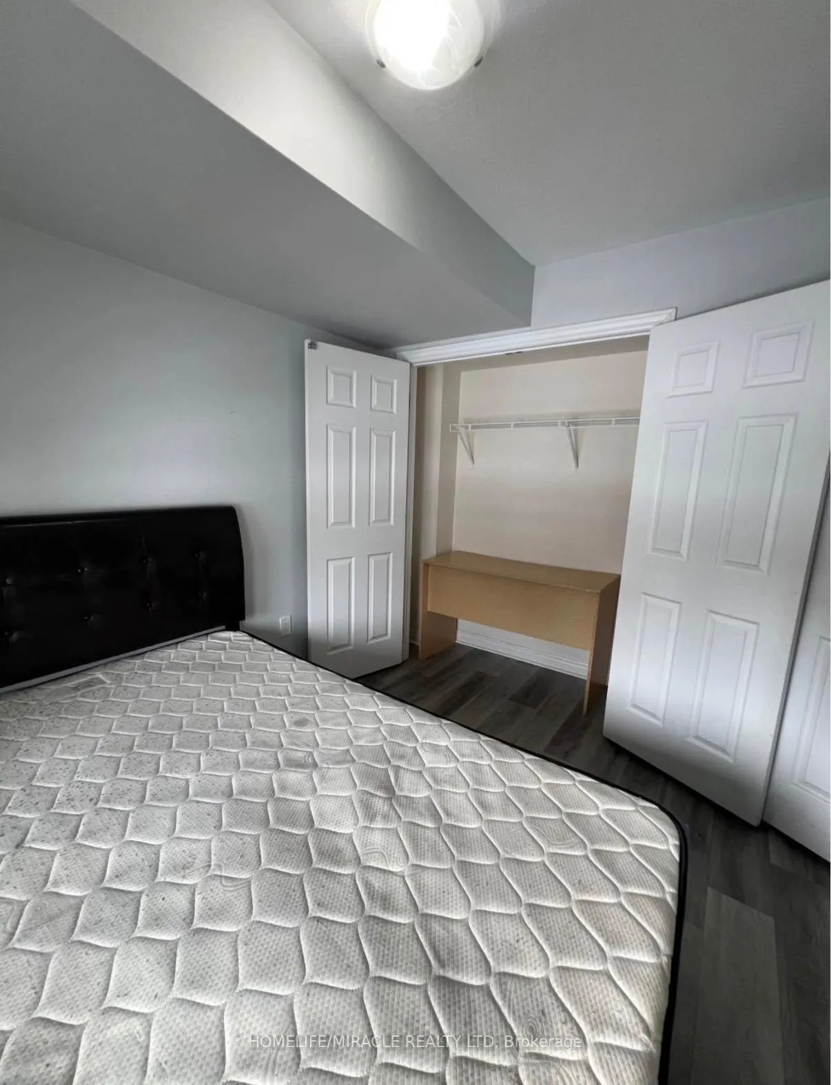 Photo 13 of 402 Linden Drive, Waterloo — HOMEH