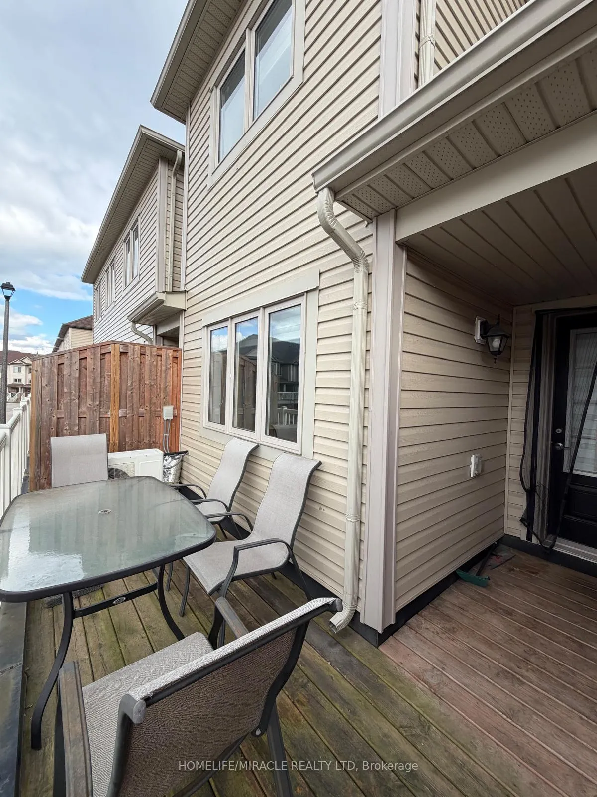 Photo 18 of 402 Linden Drive, Waterloo — HOMEH