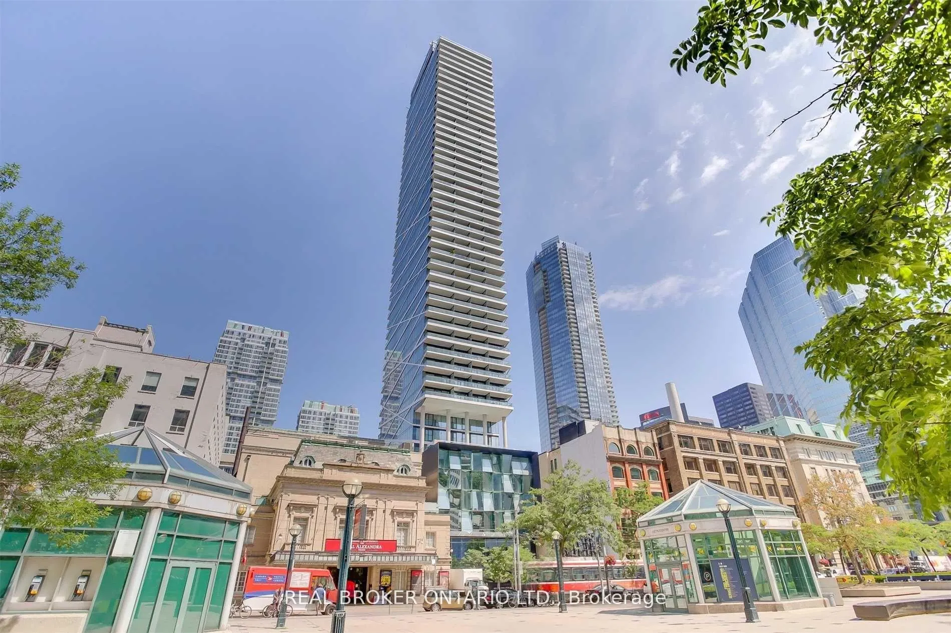 Photo 2 of Unit 2001, 224 King Street W, Toronto, Waterfront Communities — HOMEH