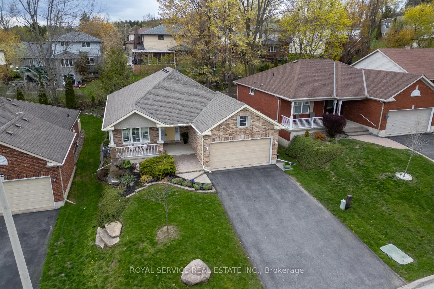 Photo 2 of 1061 Silverdale Road, Peterborough, Otonabee Ward 1 — HOMEH