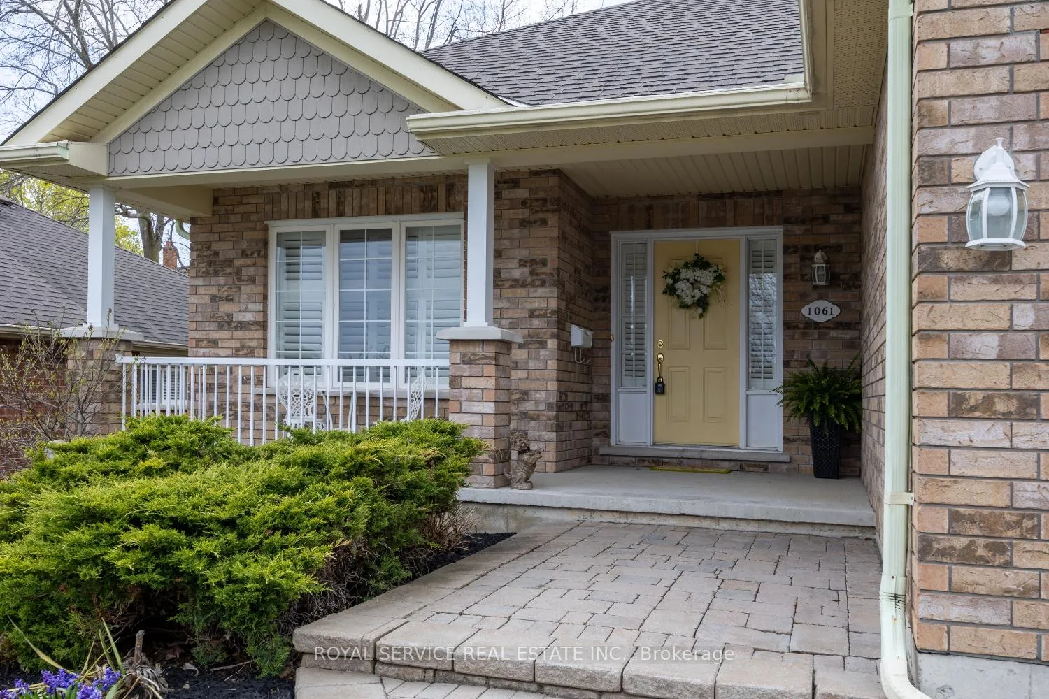 Photo 3 of 1061 Silverdale Road, Peterborough, Otonabee Ward 1 — HOMEH