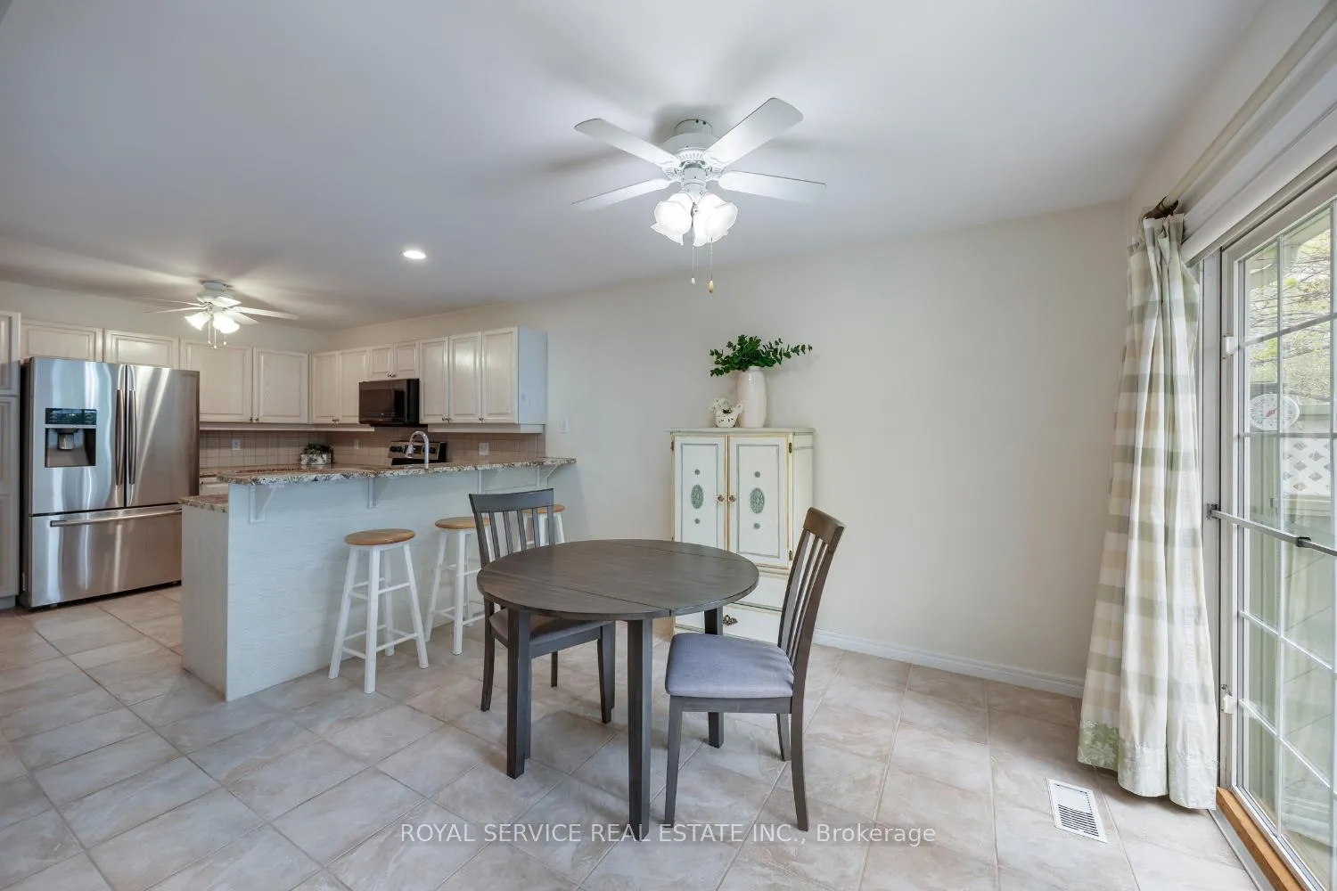 Photo 20 of 1061 Silverdale Road, Peterborough, Otonabee Ward 1 — HOMEH