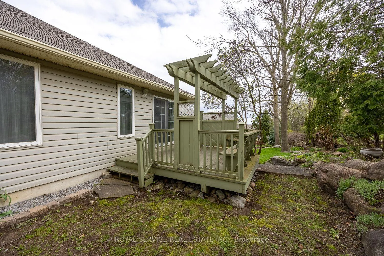 Photo 45 of 1061 Silverdale Road, Peterborough, Otonabee Ward 1 — HOMEH