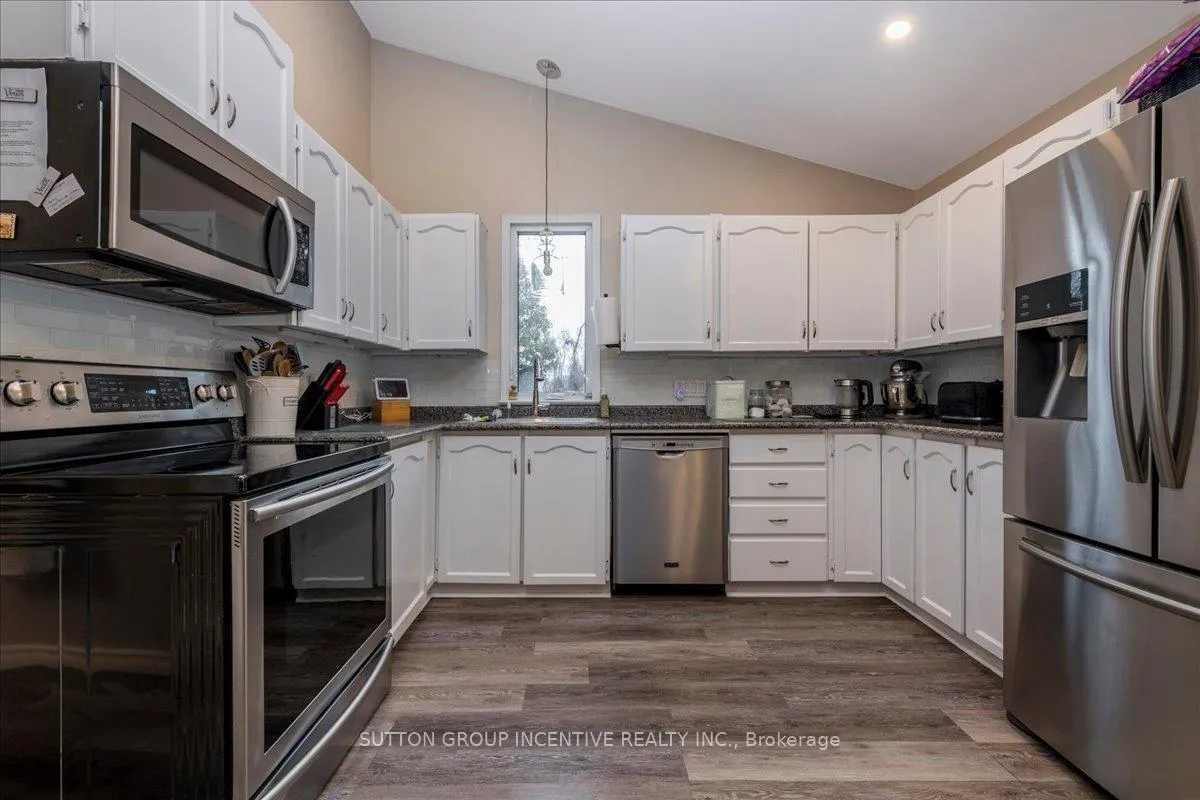 Photo 13 of 8993 5th Line, Essa, Angus — HOMEH