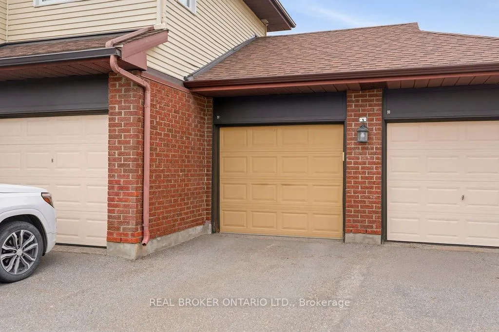 Photo 4 of 51 Haxby Private, Ottawa, Hunt Club Park/Greenboro — HOMEH