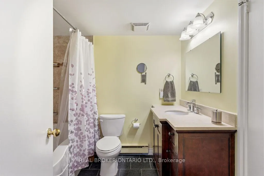 Photo 25 of 51 Haxby Private, Ottawa, Hunt Club Park/Greenboro — HOMEH