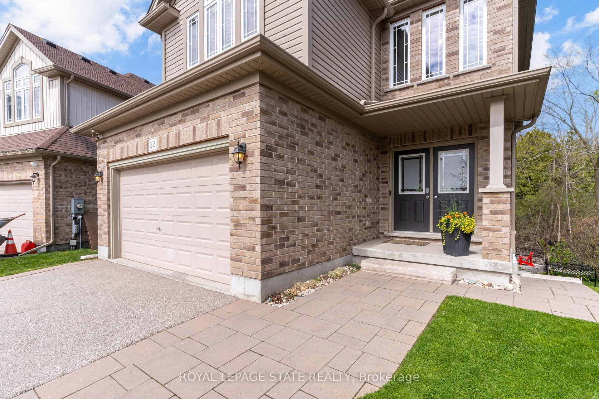 Photo 4 of 22 Rooke Court, Guelph, Willow West/Sugarbush/West Acres — HOMEH