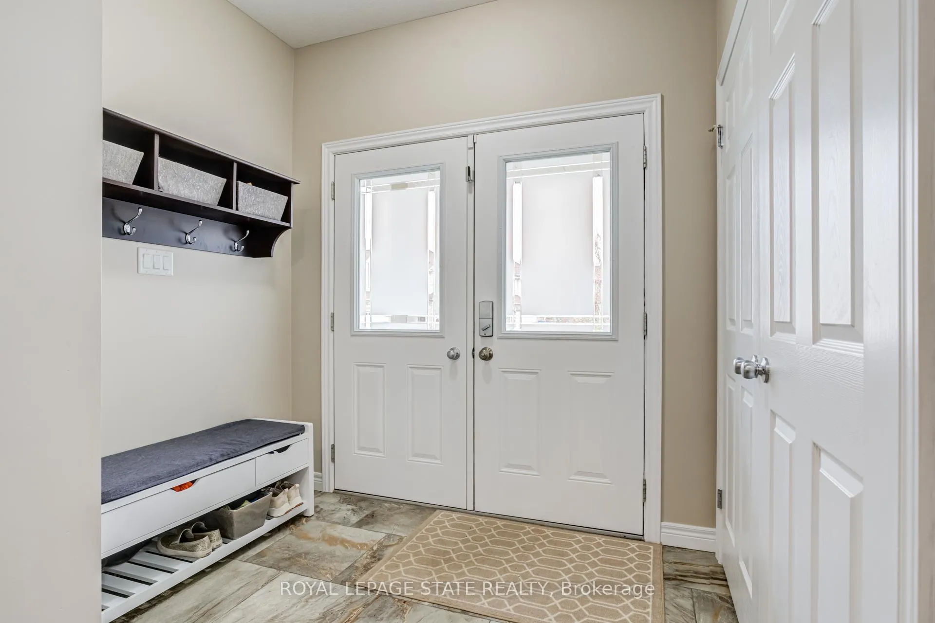 Photo 5 of 22 Rooke Court, Guelph, Willow West/Sugarbush/West Acres — HOMEH