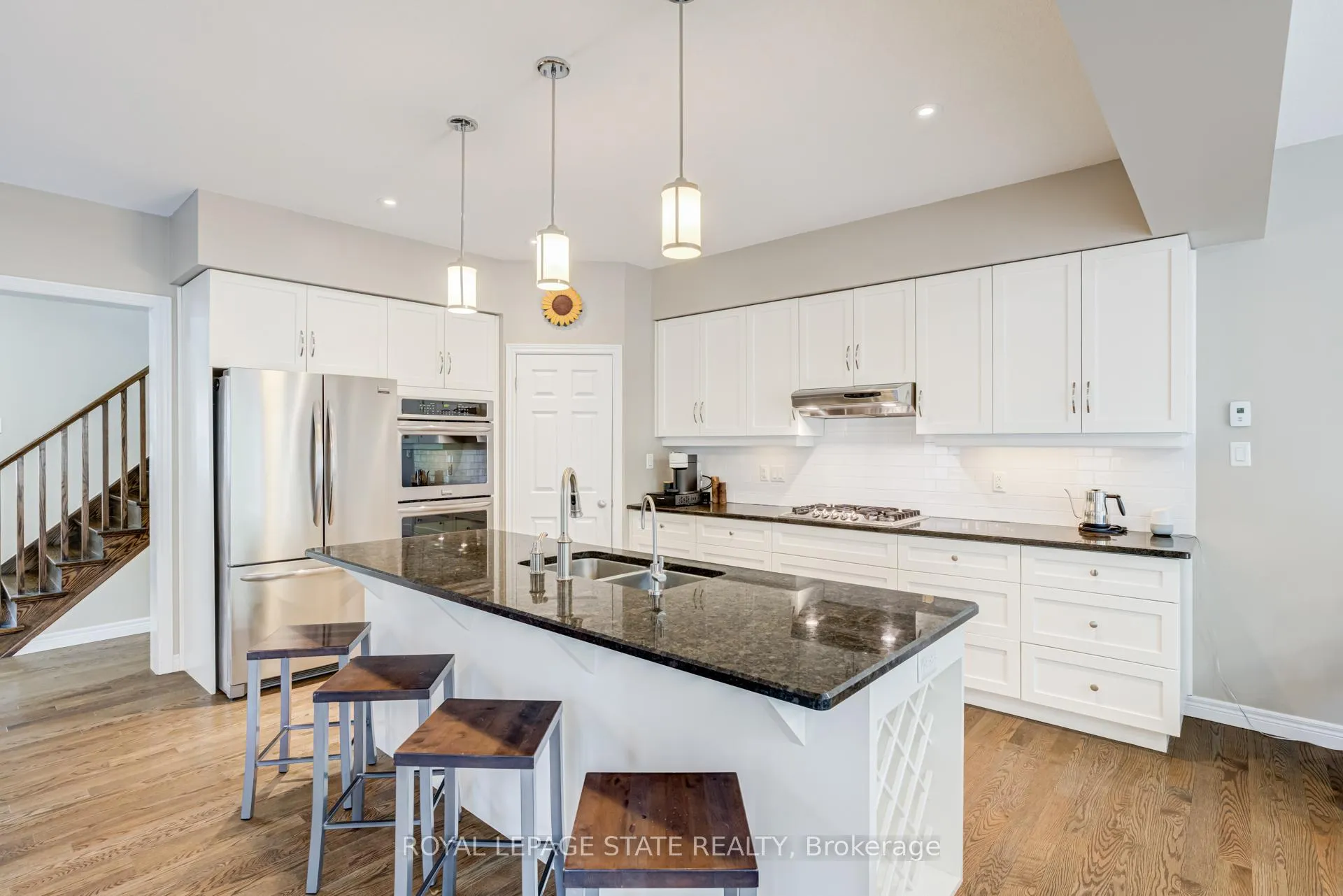 Photo 8 of 22 Rooke Court, Guelph, Willow West/Sugarbush/West Acres — HOMEH