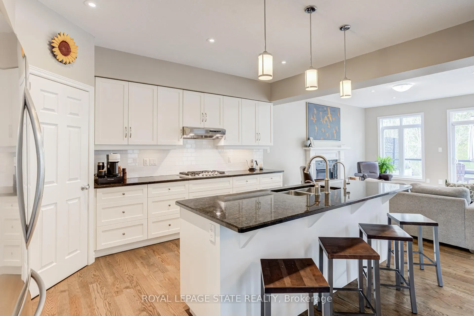 Photo 10 of 22 Rooke Court, Guelph, Willow West/Sugarbush/West Acres — HOMEH