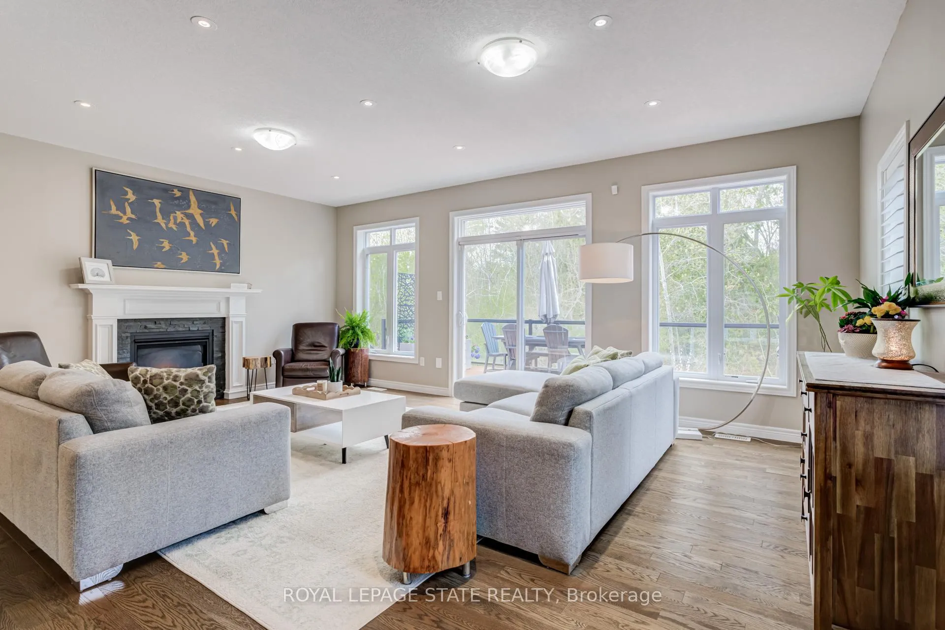 Photo 11 of 22 Rooke Court, Guelph, Willow West/Sugarbush/West Acres — HOMEH