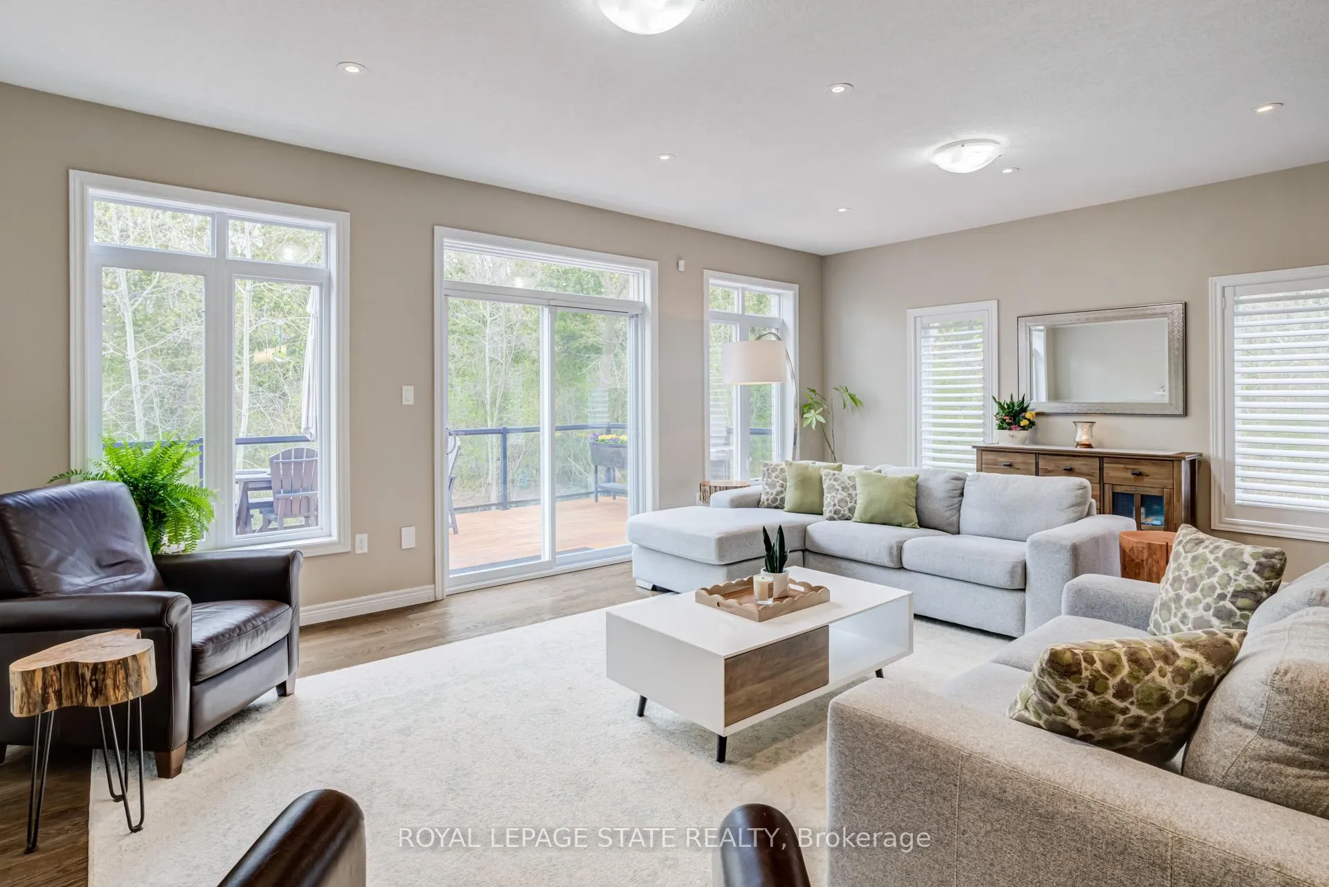 Photo 12 of 22 Rooke Court, Guelph, Willow West/Sugarbush/West Acres — HOMEH