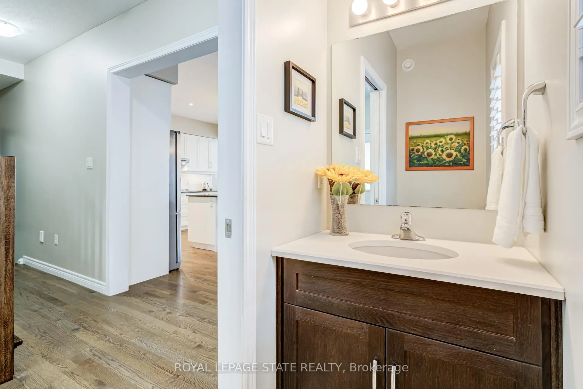 Photo 14 of 22 Rooke Court, Guelph, Willow West/Sugarbush/West Acres — HOMEH
