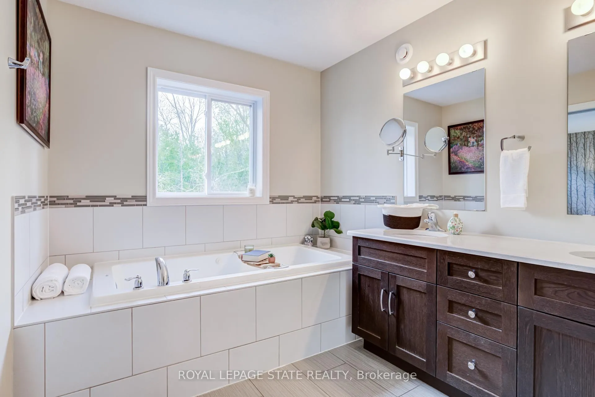 Photo 19 of 22 Rooke Court, Guelph, Willow West/Sugarbush/West Acres — HOMEH