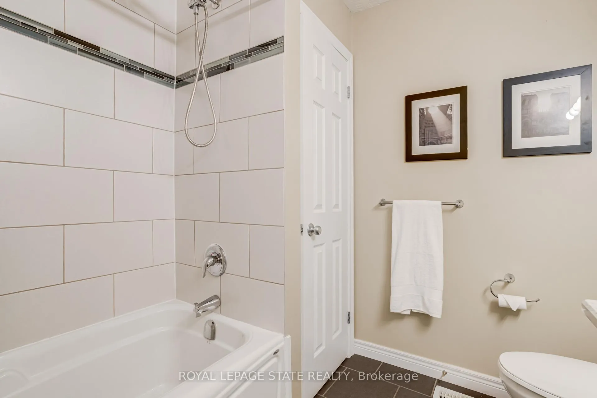 Photo 23 of 22 Rooke Court, Guelph, Willow West/Sugarbush/West Acres — HOMEH