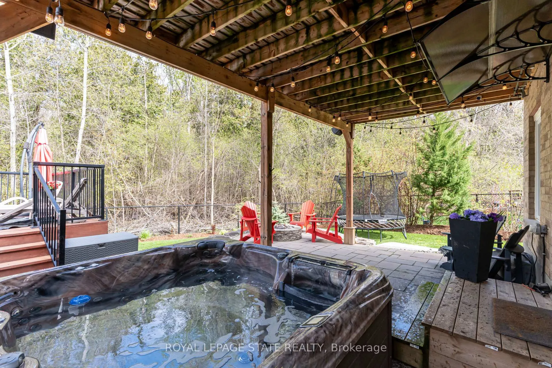 Photo 38 of 22 Rooke Court, Guelph, Willow West/Sugarbush/West Acres — HOMEH