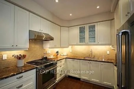Photo 3 of Unit B, 2 Fairleigh Crescent, Toronto, Forest Hill North — HOMEH
