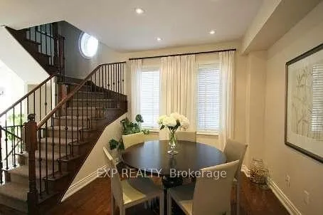 Photo 4 of Unit B, 2 Fairleigh Crescent, Toronto, Forest Hill North — HOMEH
