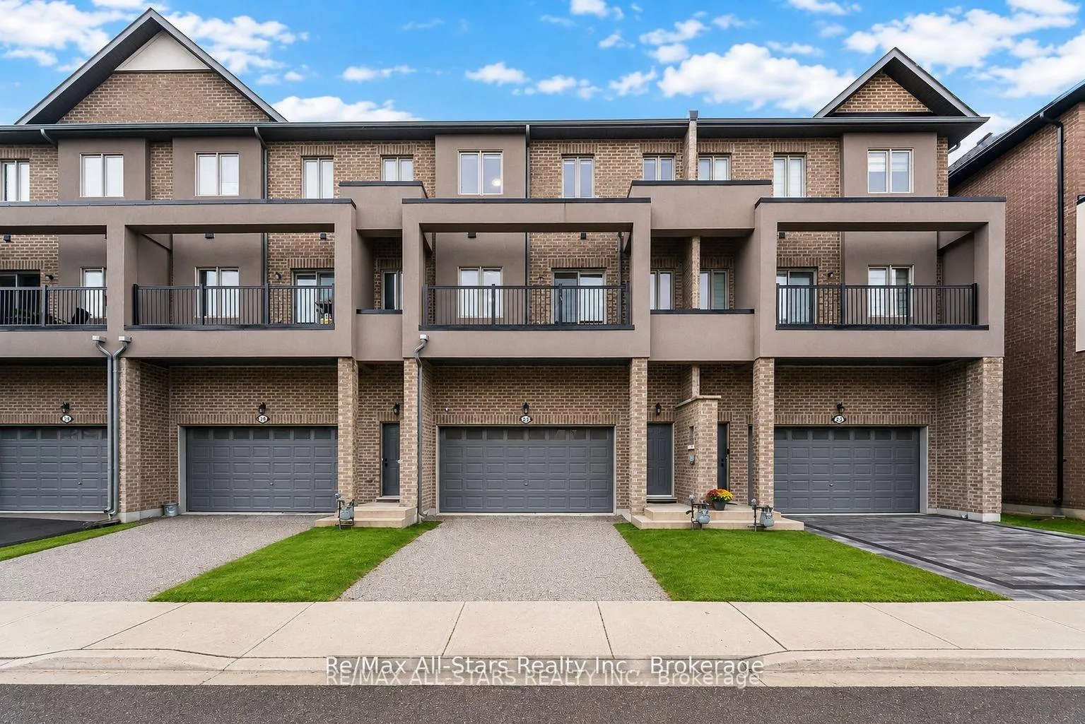 Photo 23 of 24 Alan Willliams Trail, Uxbridge — HOMEH