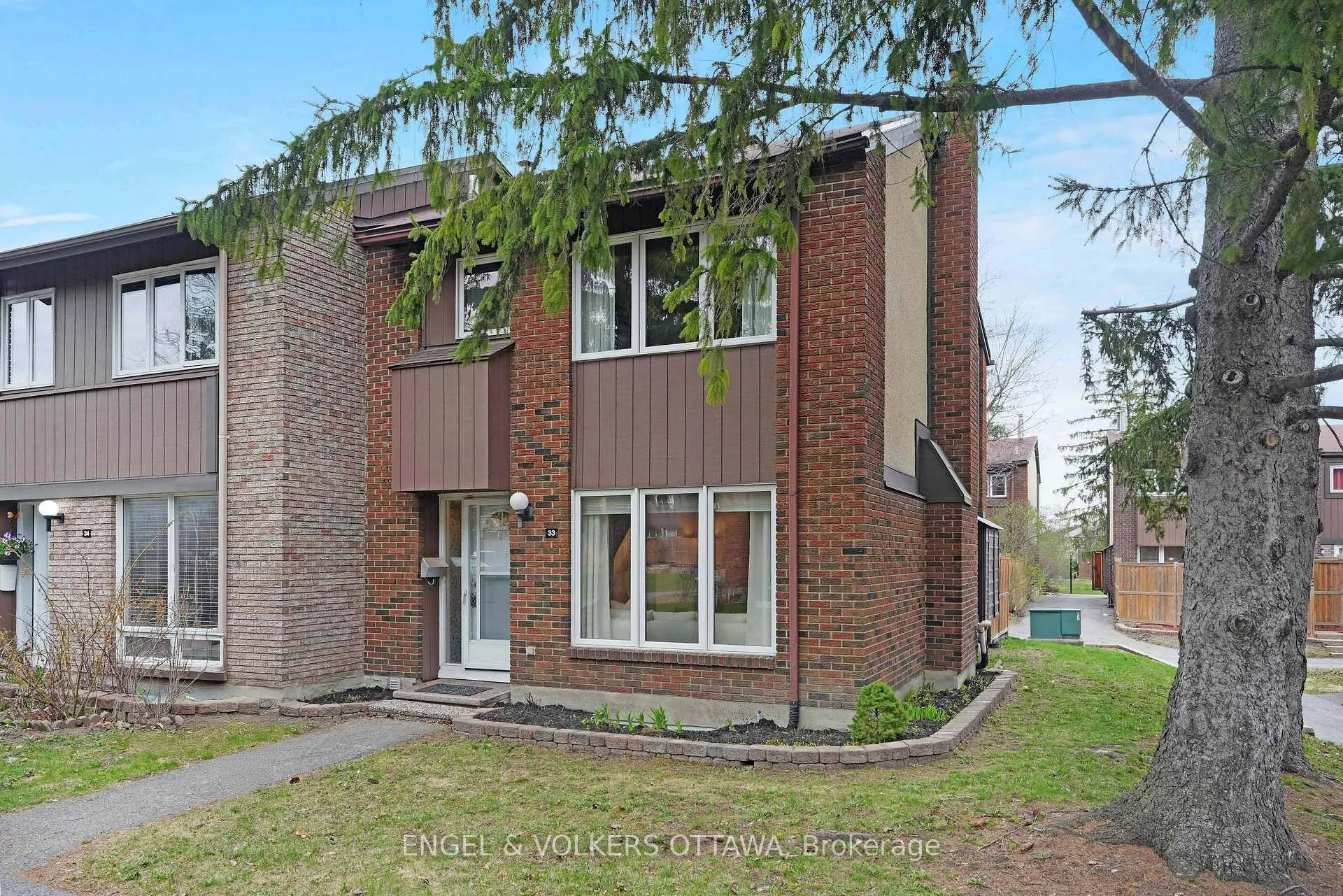 Photo 2 of Unit 33, 2111 Montreal Road, Ottawa, Beaconwood — HOMEH