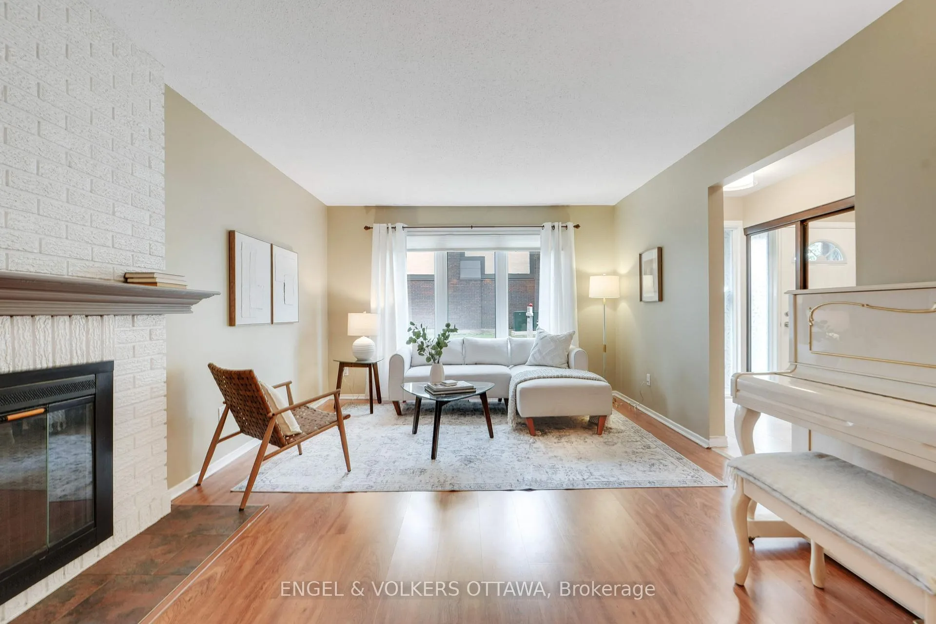 Photo 5 of Unit 33, 2111 Montreal Road, Ottawa, Beaconwood — HOMEH