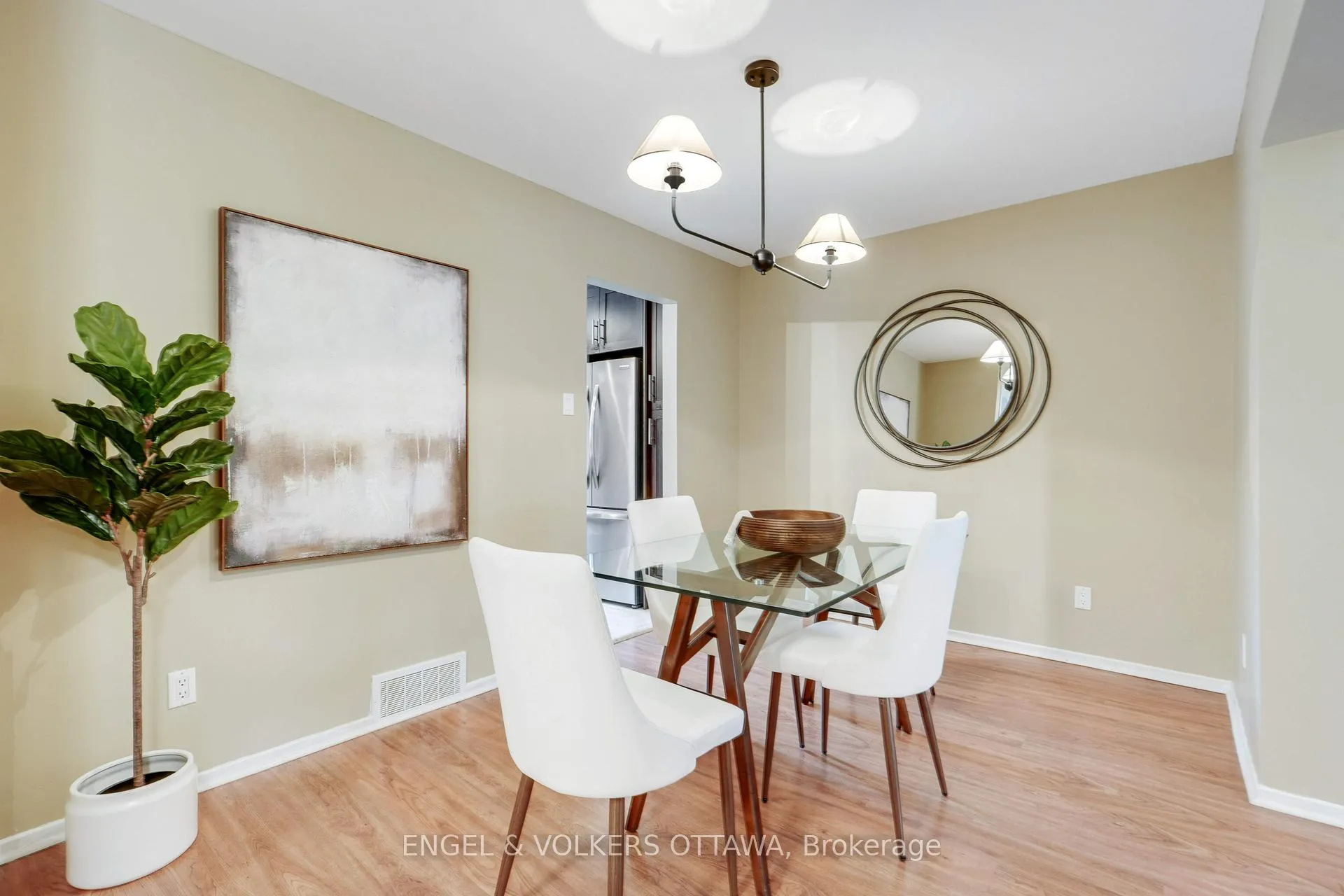 Photo 8 of Unit 33, 2111 Montreal Road, Ottawa, Beaconwood — HOMEH