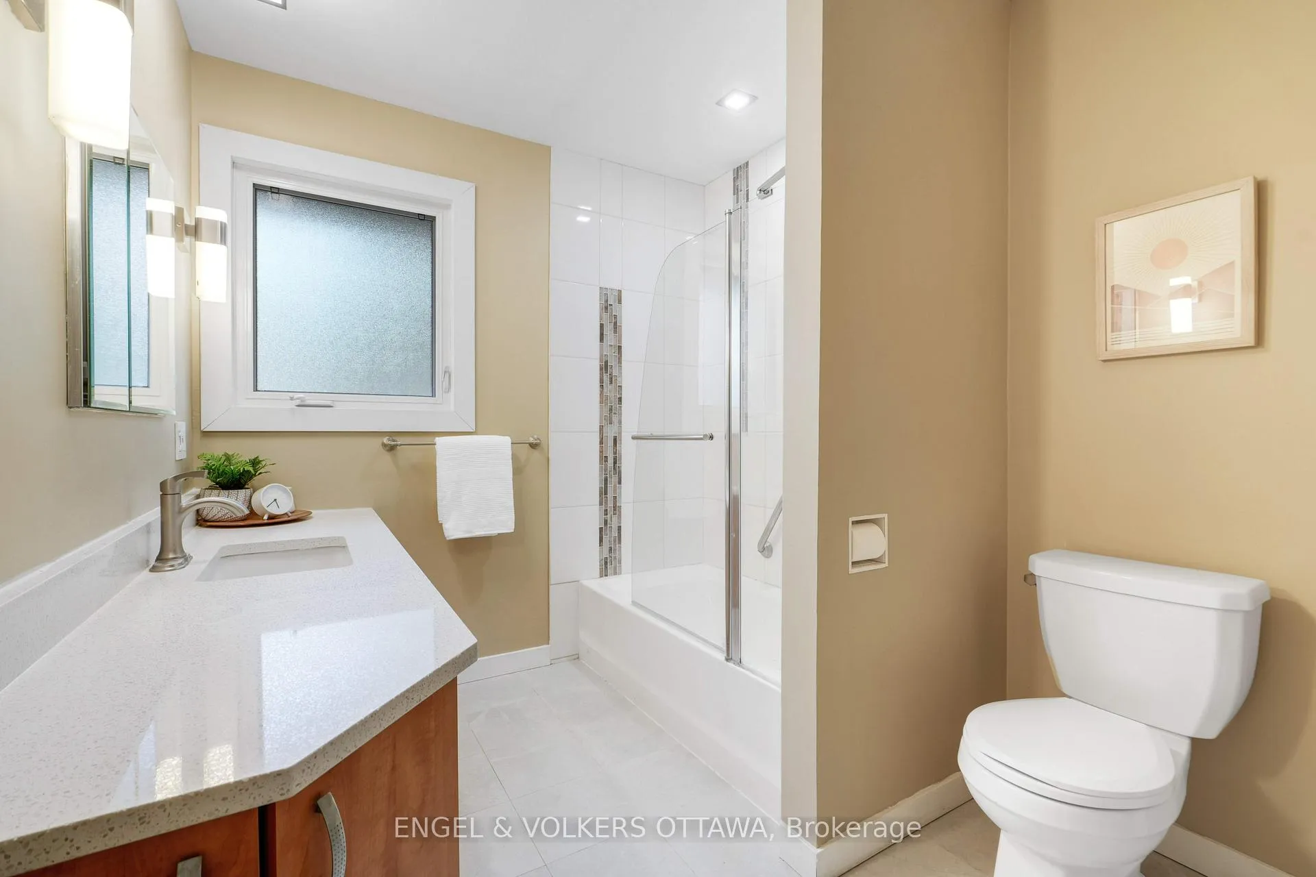 Photo 19 of Unit 33, 2111 Montreal Road, Ottawa, Beaconwood — HOMEH