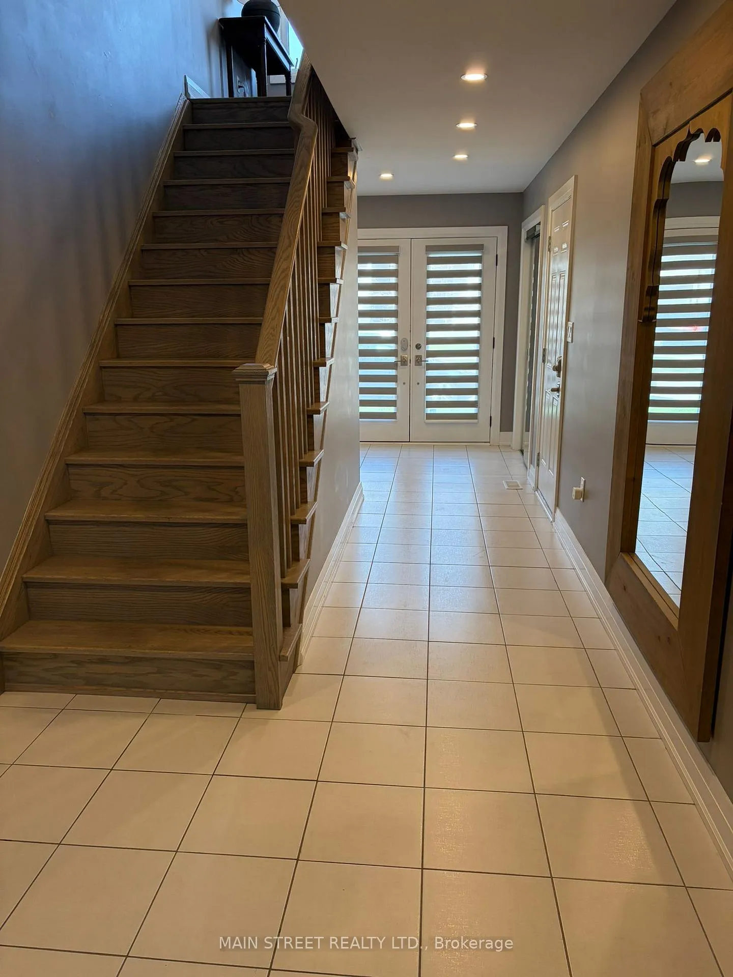 Photo 3 of 9 Vaudeville Drive, Etobicoke, Alderwood — HOMEH