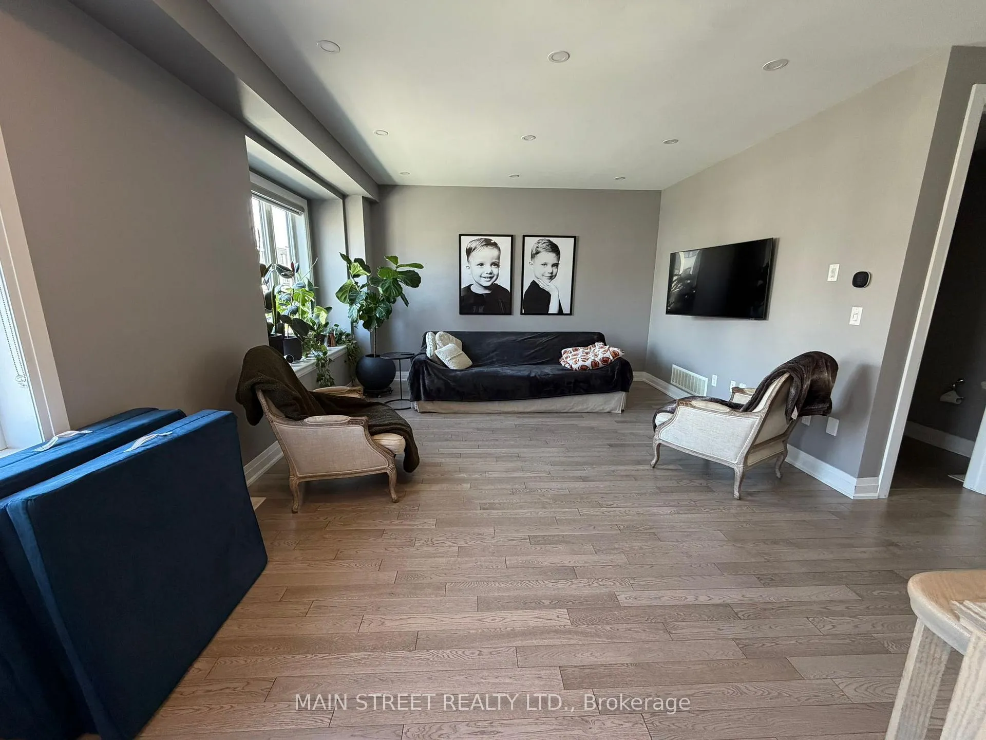 Photo 6 of 9 Vaudeville Drive, Etobicoke, Alderwood — HOMEH