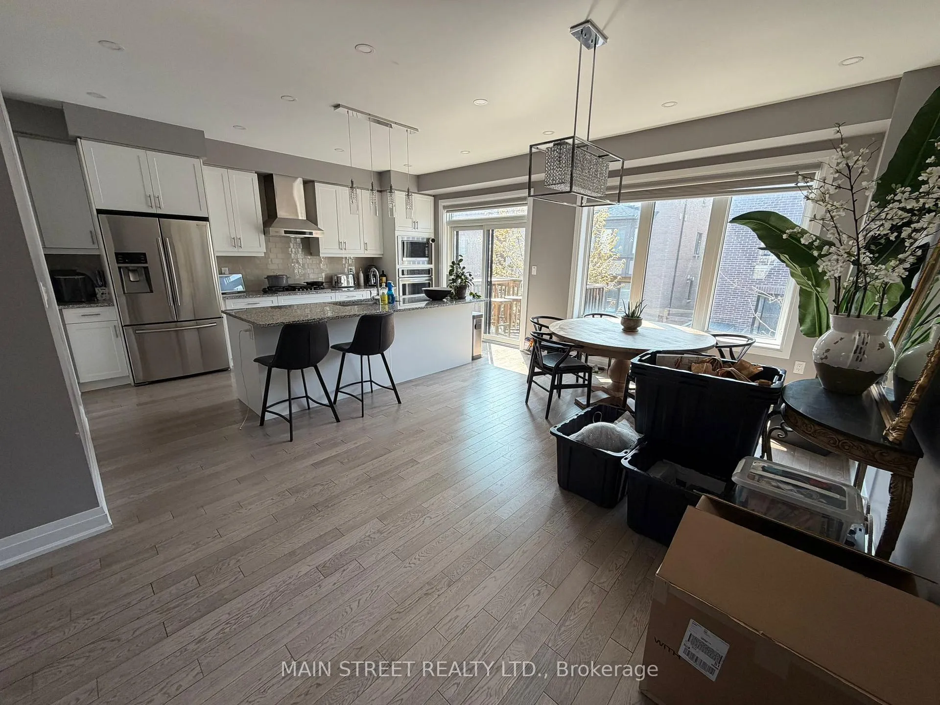 Photo 8 of 9 Vaudeville Drive, Etobicoke, Alderwood — HOMEH