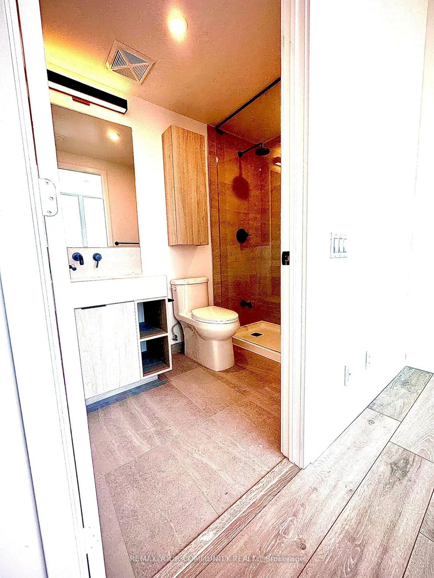 Photo 11 of Unit 1911, 108 Peter Street, Toronto, Waterfront Communities — HOMEH