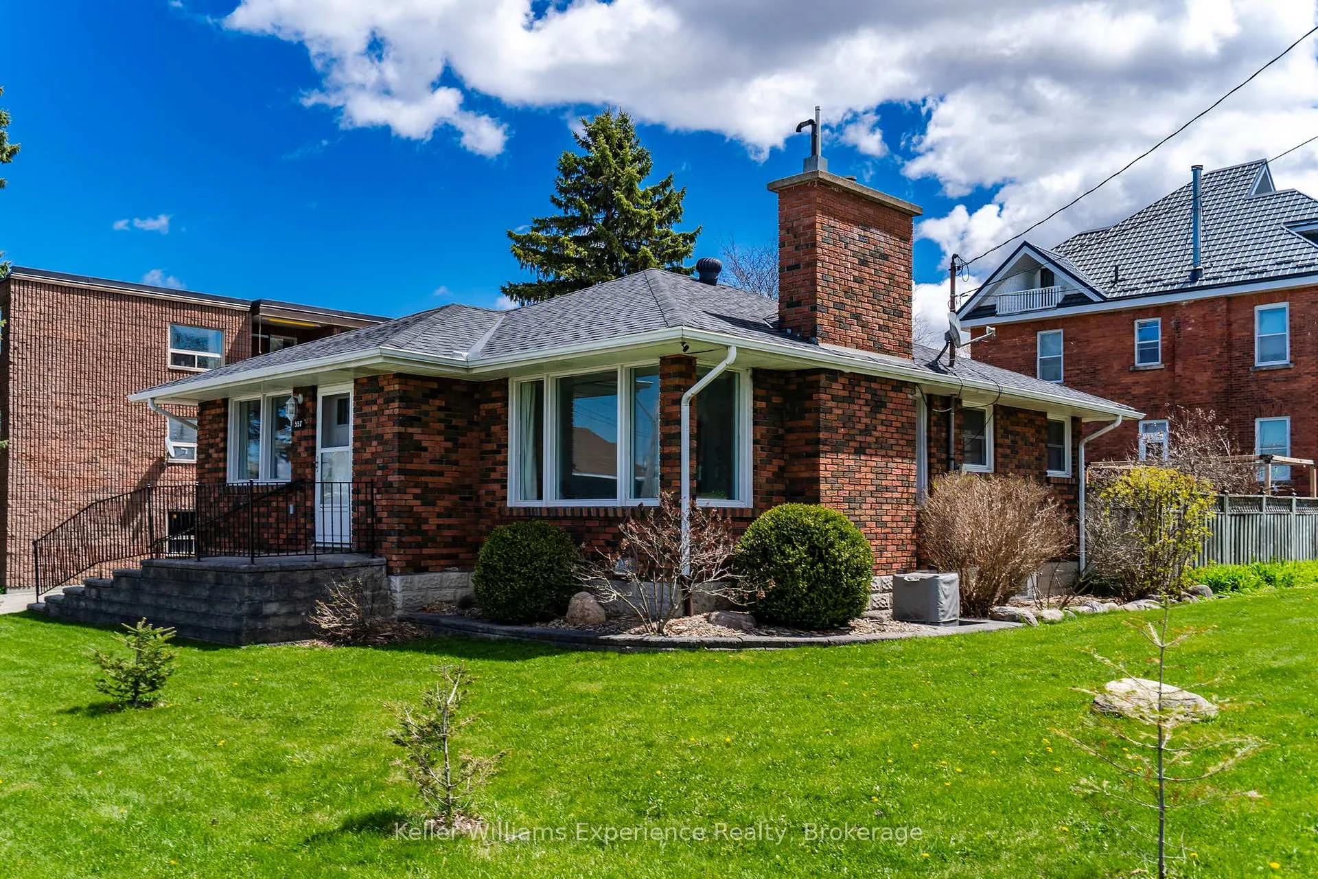 Photo 3 of 557 Hugel Avenue, Midland — HOMEH
