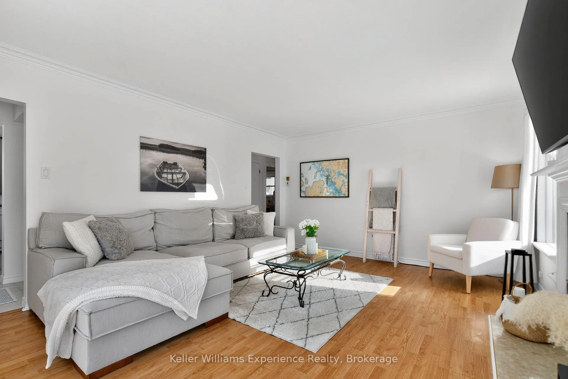 Photo 14 of 557 Hugel Avenue, Midland — HOMEH