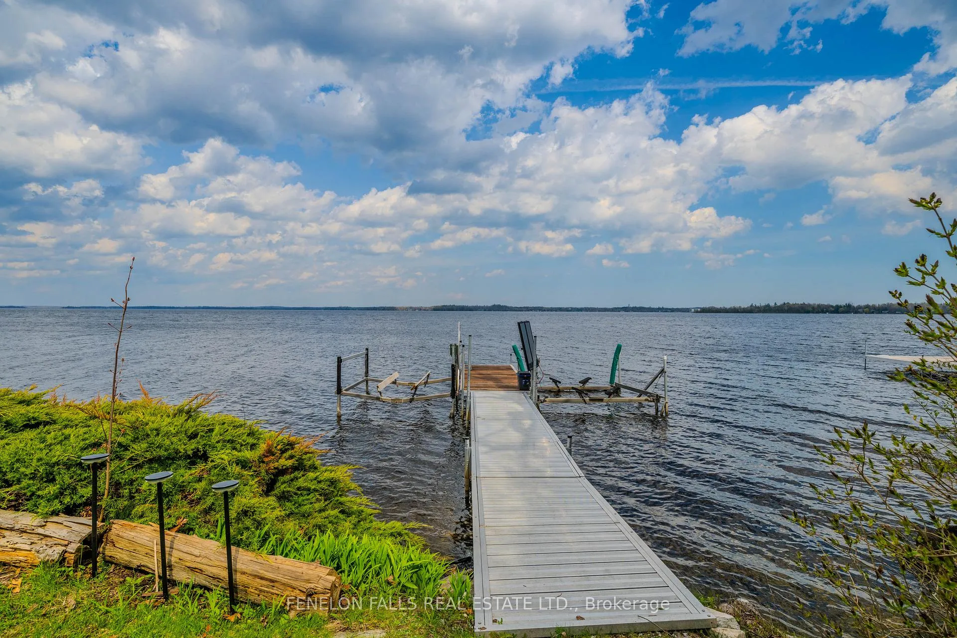 Photo 3 of 39 Bayview Road, Kawartha Lakes, Fenelon Falls — HOMEH