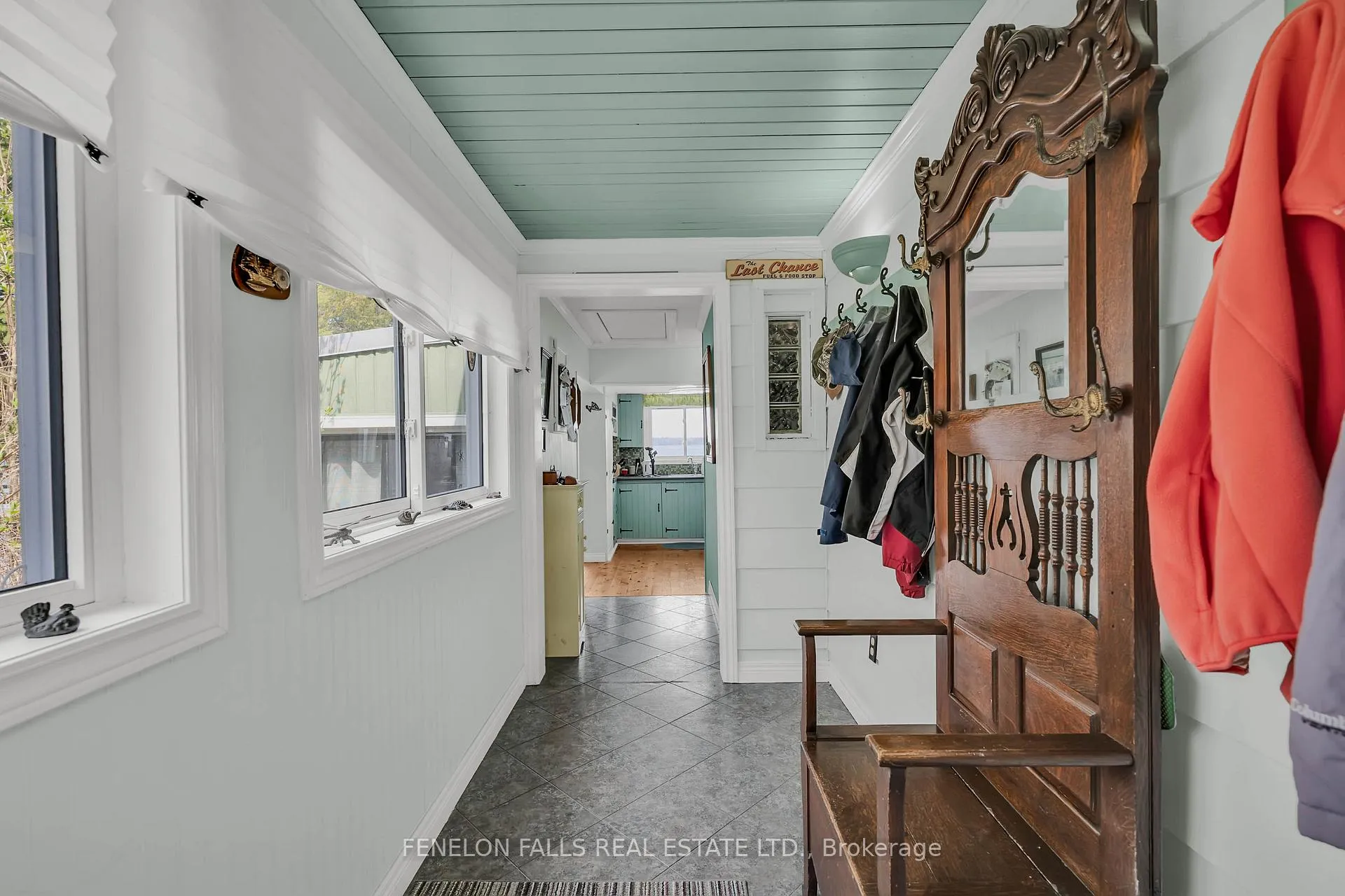 Photo 5 of 39 Bayview Road, Kawartha Lakes, Fenelon Falls — HOMEH