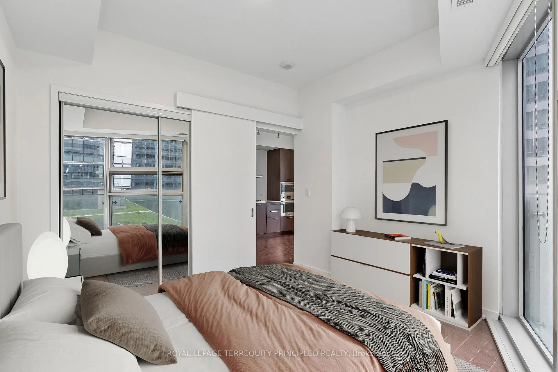 Photo 14 of Unit 307, 12 York Street, Toronto, Waterfront Communities — HOMEH