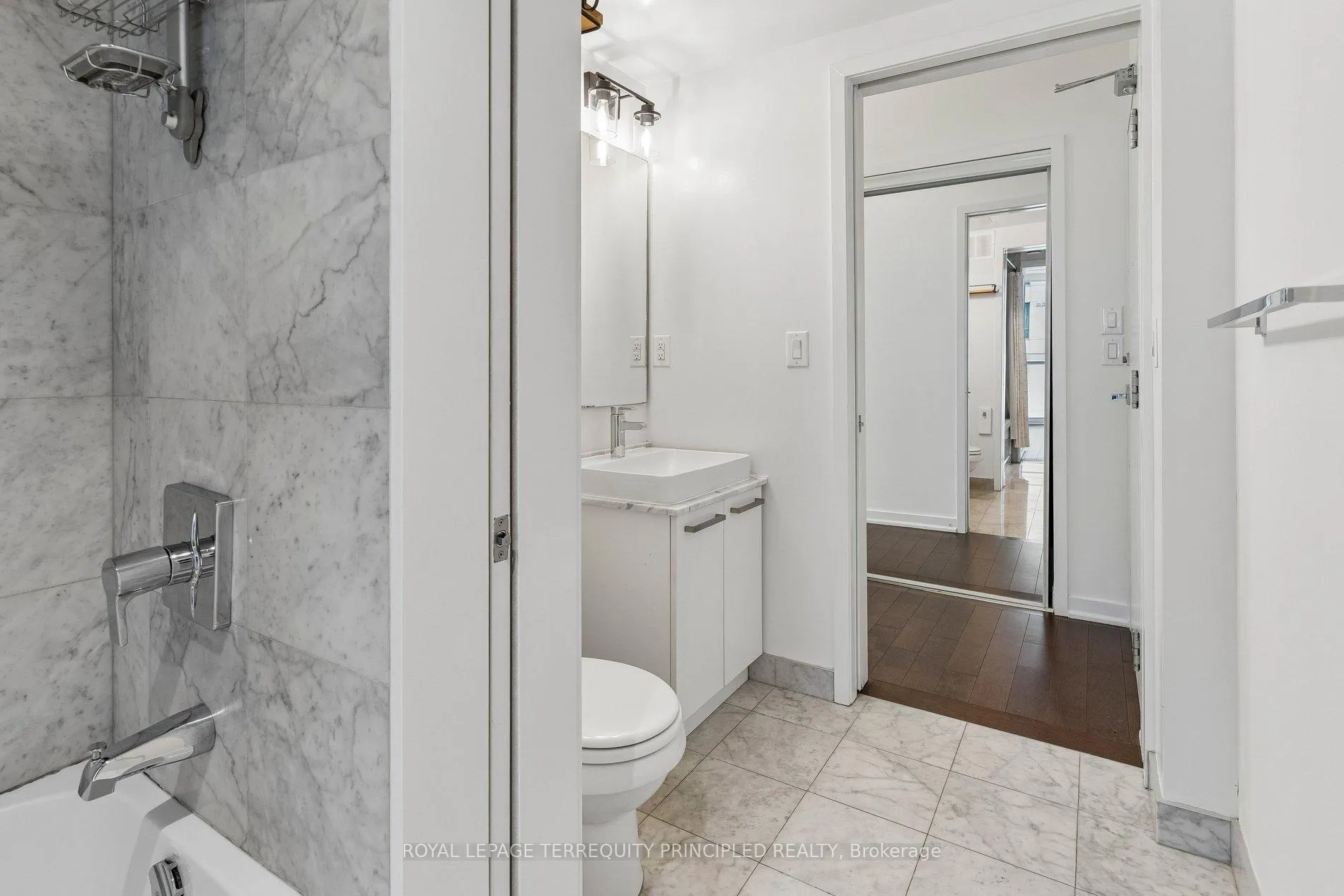 Photo 20 of Unit 307, 12 York Street, Toronto, Waterfront Communities — HOMEH