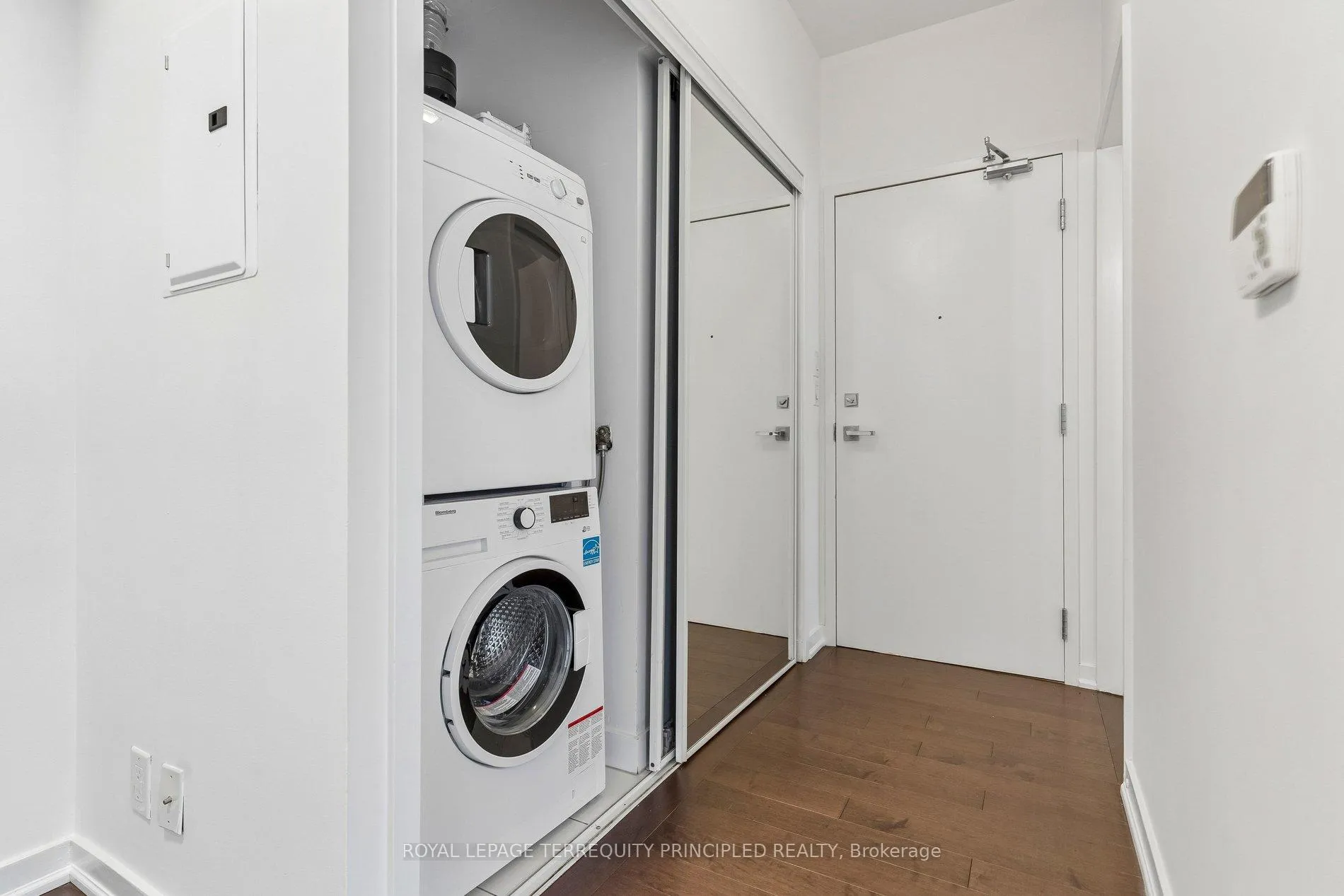 Photo 22 of Unit 307, 12 York Street, Toronto, Waterfront Communities — HOMEH