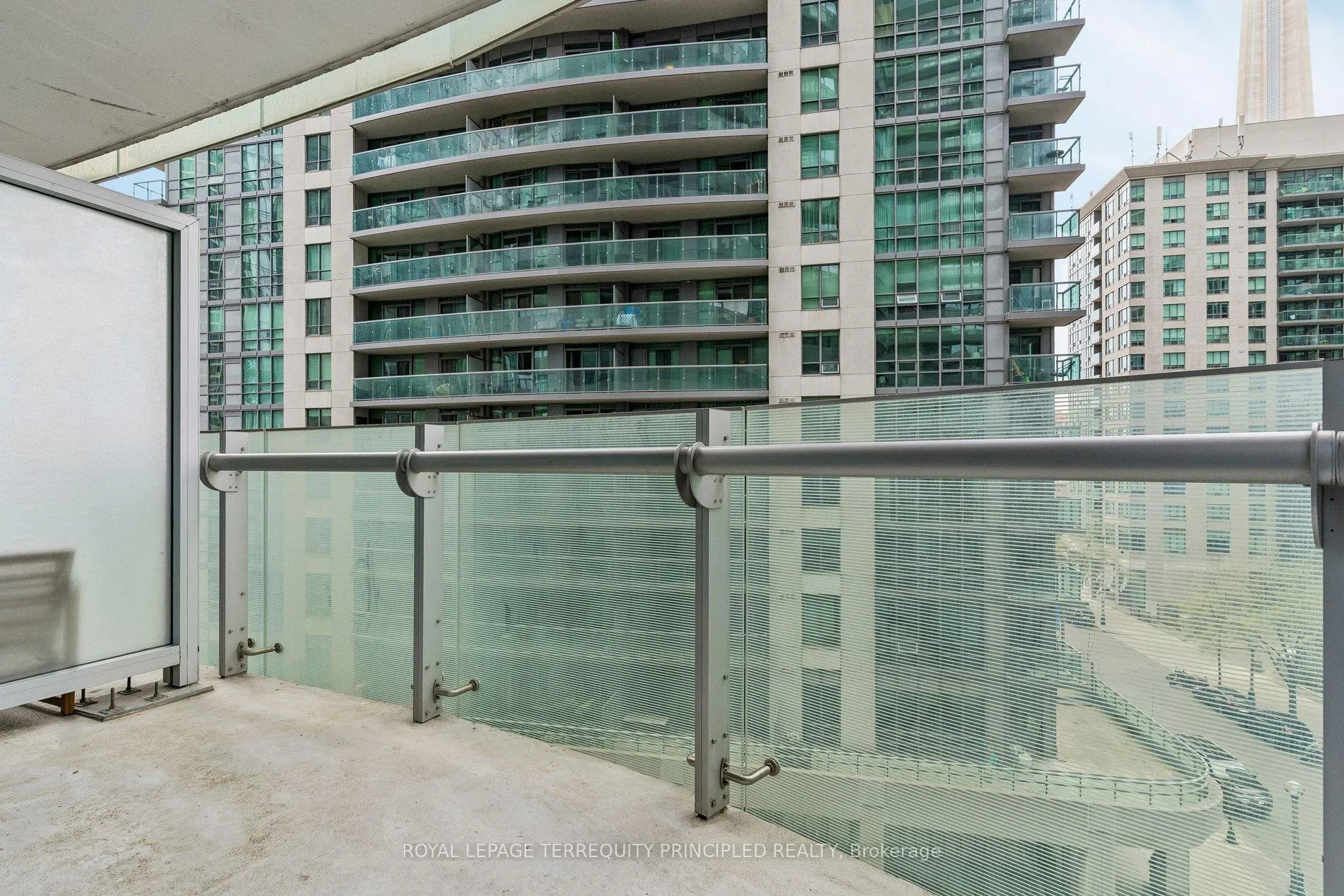 Photo 23 of Unit 307, 12 York Street, Toronto, Waterfront Communities — HOMEH