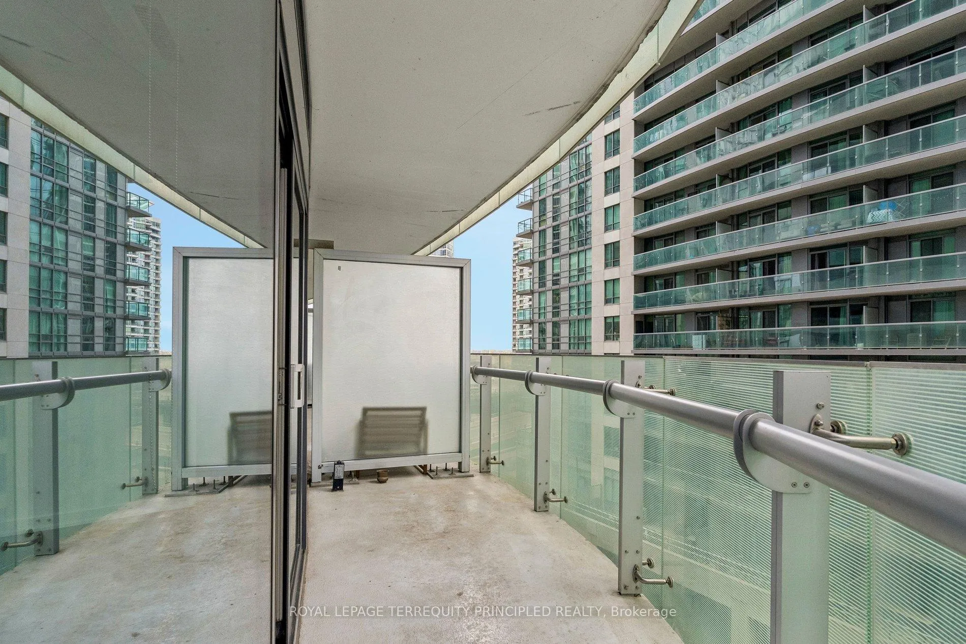 Photo 26 of Unit 307, 12 York Street, Toronto, Waterfront Communities — HOMEH